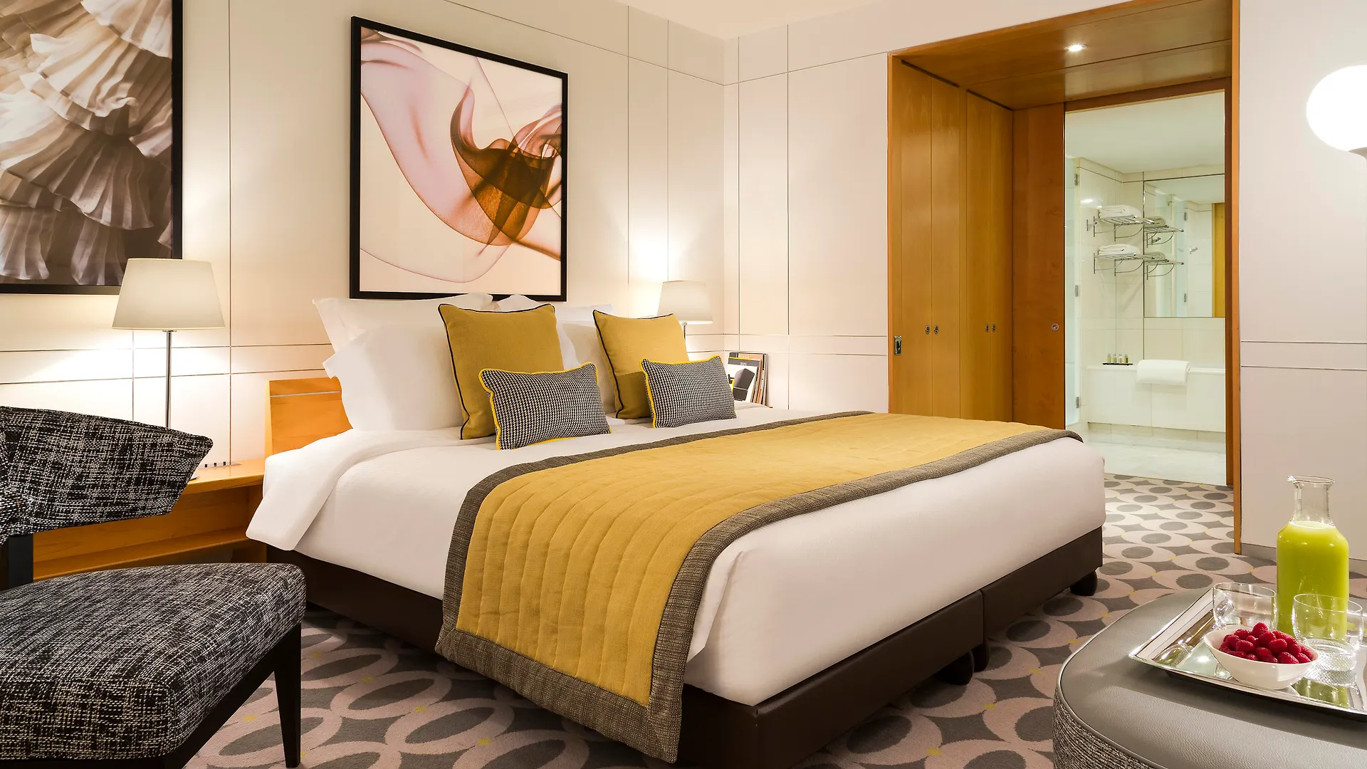 La Clef Tour Eiffel By The Crest Collection Hotel Paris