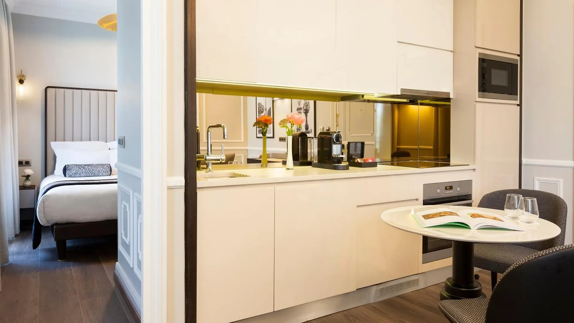 La Clef Tour Eiffel By The Crest Collection Hotel