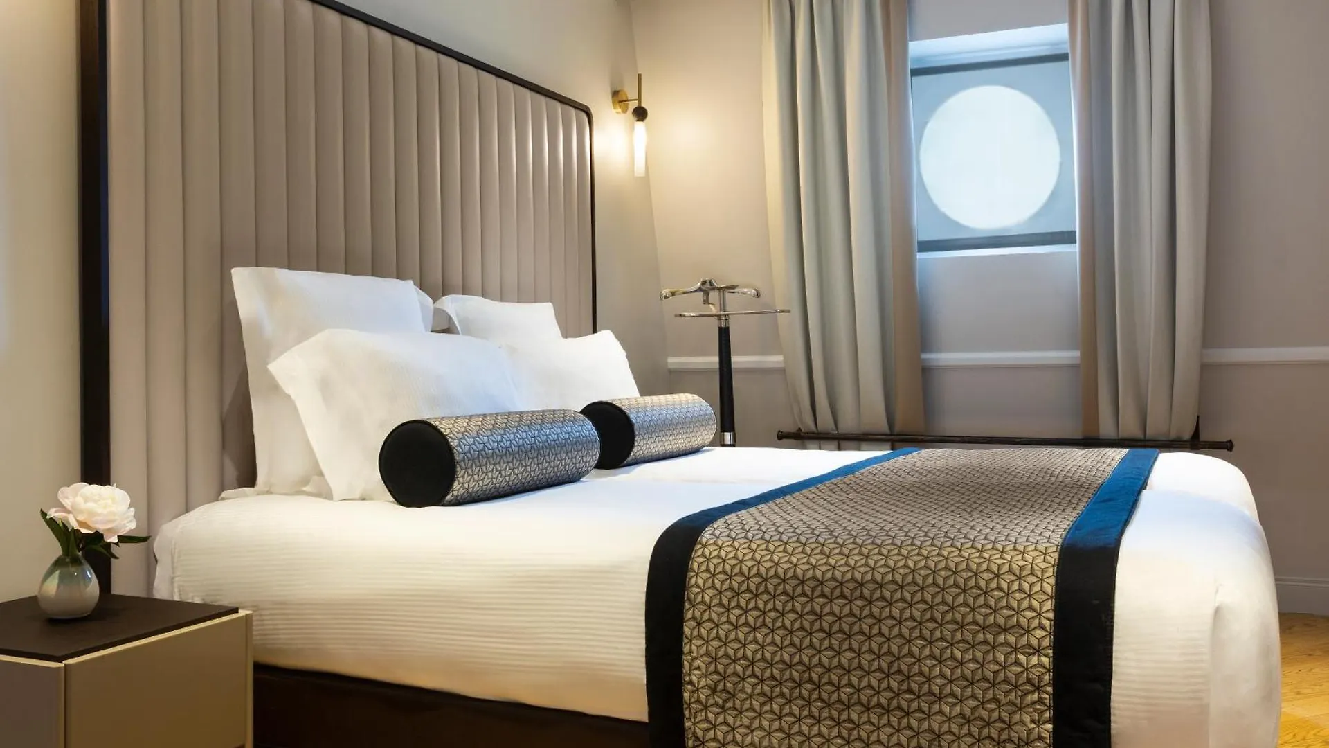 La Clef Tour Eiffel By The Crest Collection Hotel