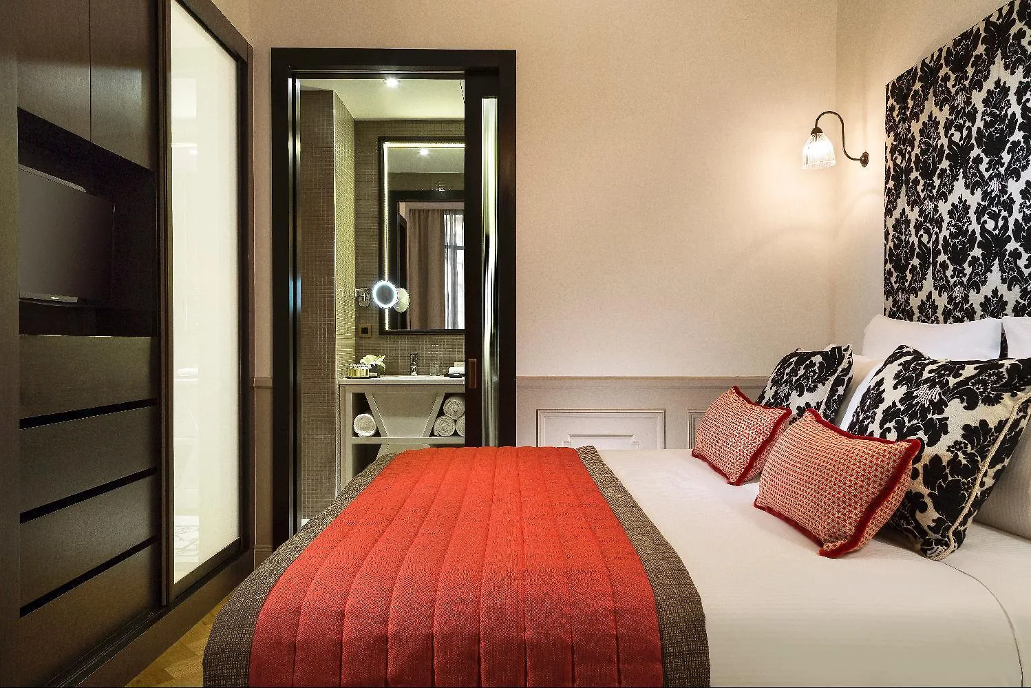 La Clef Tour Eiffel By The Crest Collection Hotel Paris