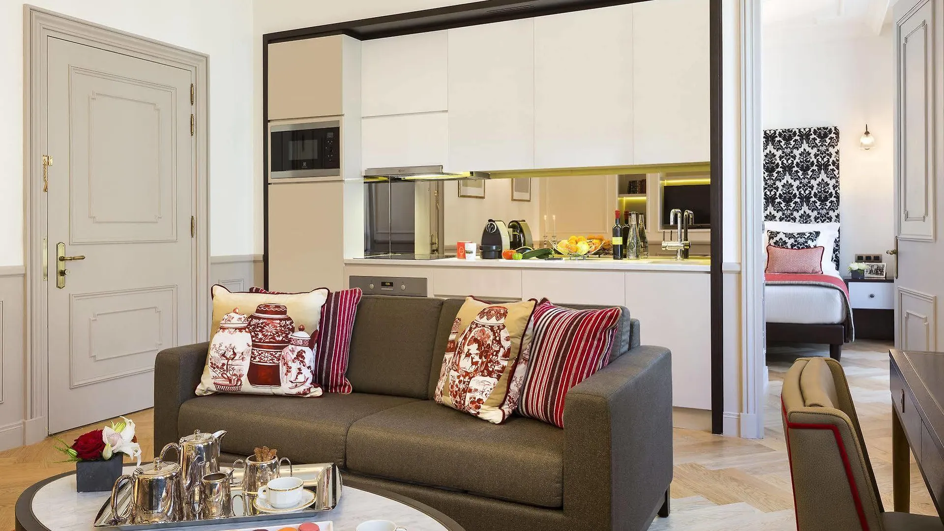 Hotel La Clef Tour Eiffel By The Crest Collection